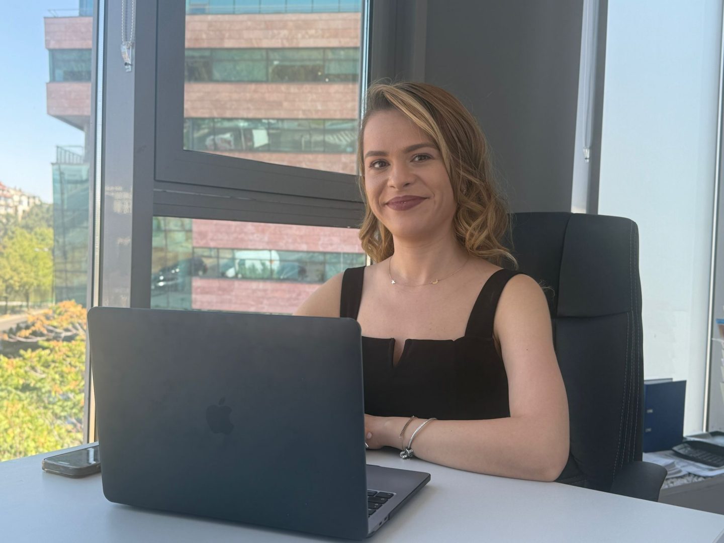Mădălina Răileanu prezintă soluțiile The Money Advisor pentru un acces rapid și transparent la credite, la TNI 2025